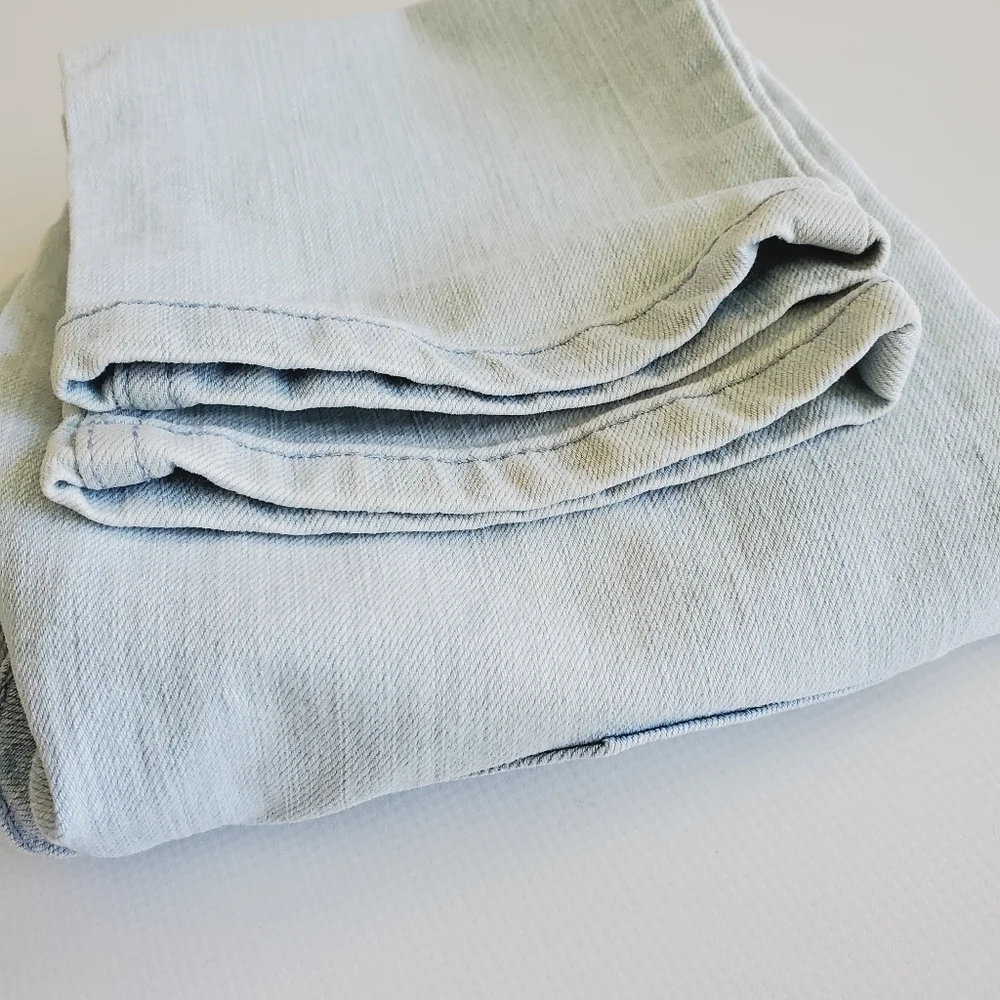 K1231 * Children's Place Girls Light Wash Jeans Size 6